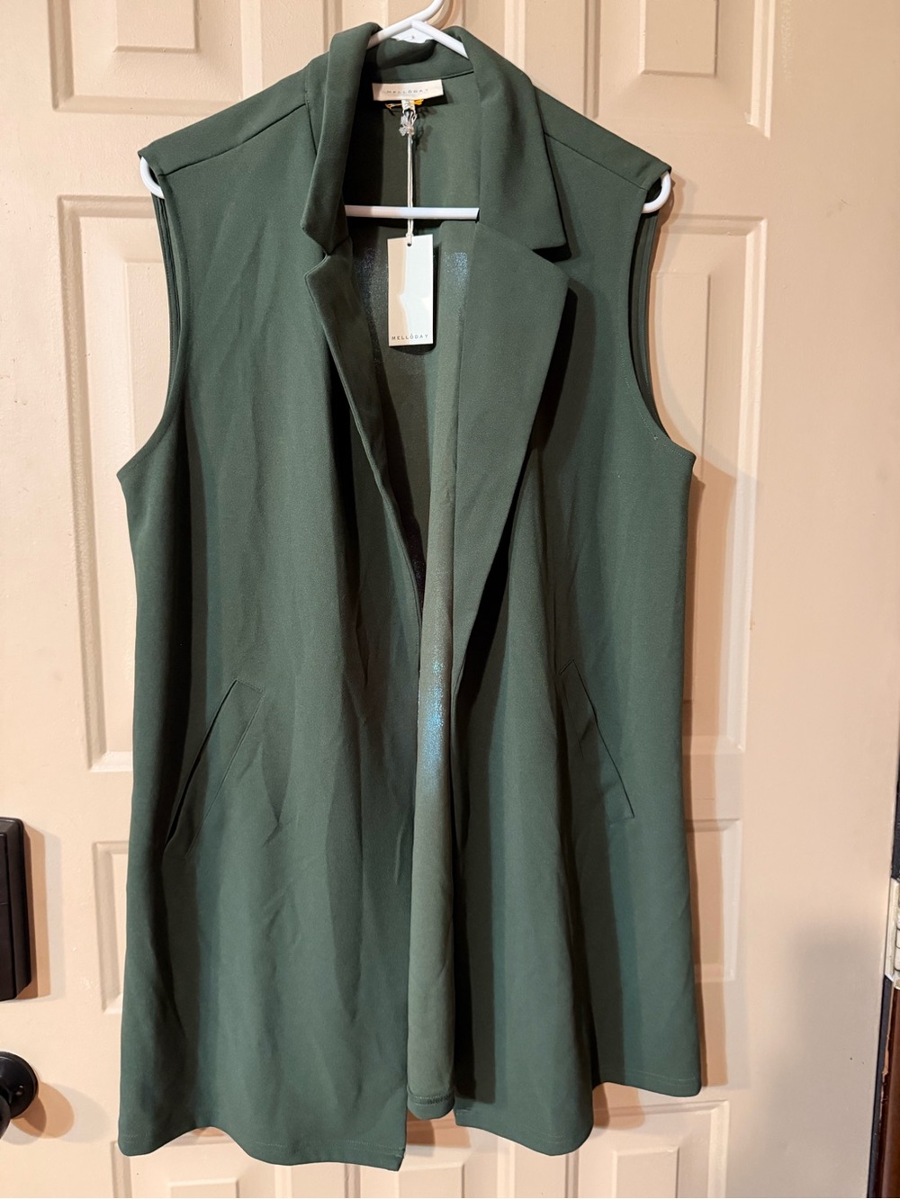 MELLODAY Olive Green Women's Top - Picture 2 of 3